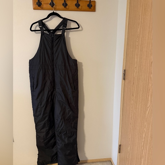 Old Navy snow bibs - Picture 1 of 3